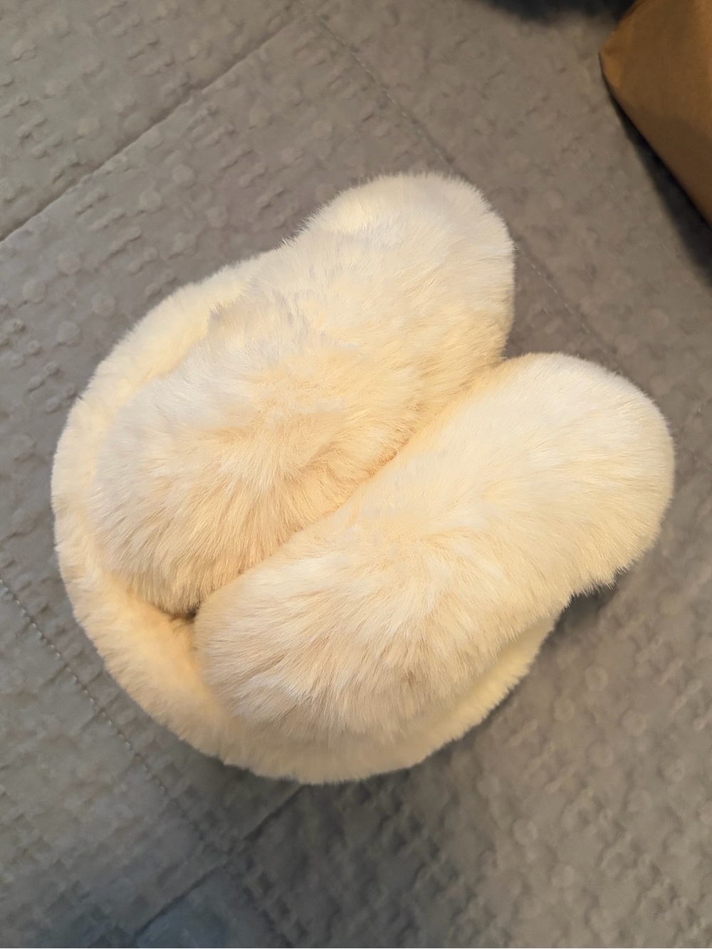 Plush Cream Faux-Fur Earmuffs for Women - Picture 3 of 3